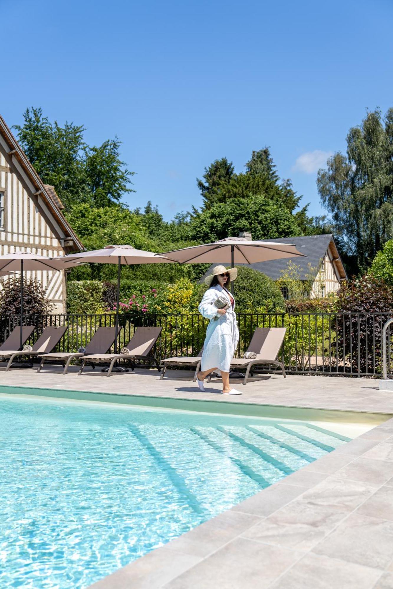 Les Manoirs Des Portes De Deauville - Small Luxury Hotel Of The World Canapville  Exterior photo