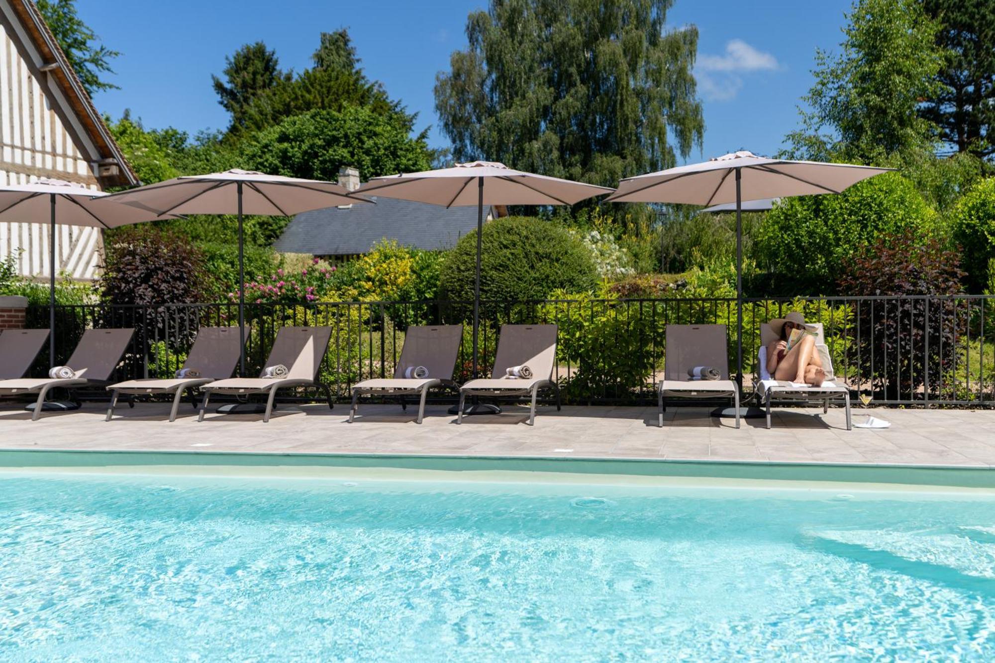 Les Manoirs Des Portes De Deauville - Small Luxury Hotel Of The World Canapville  Exterior photo