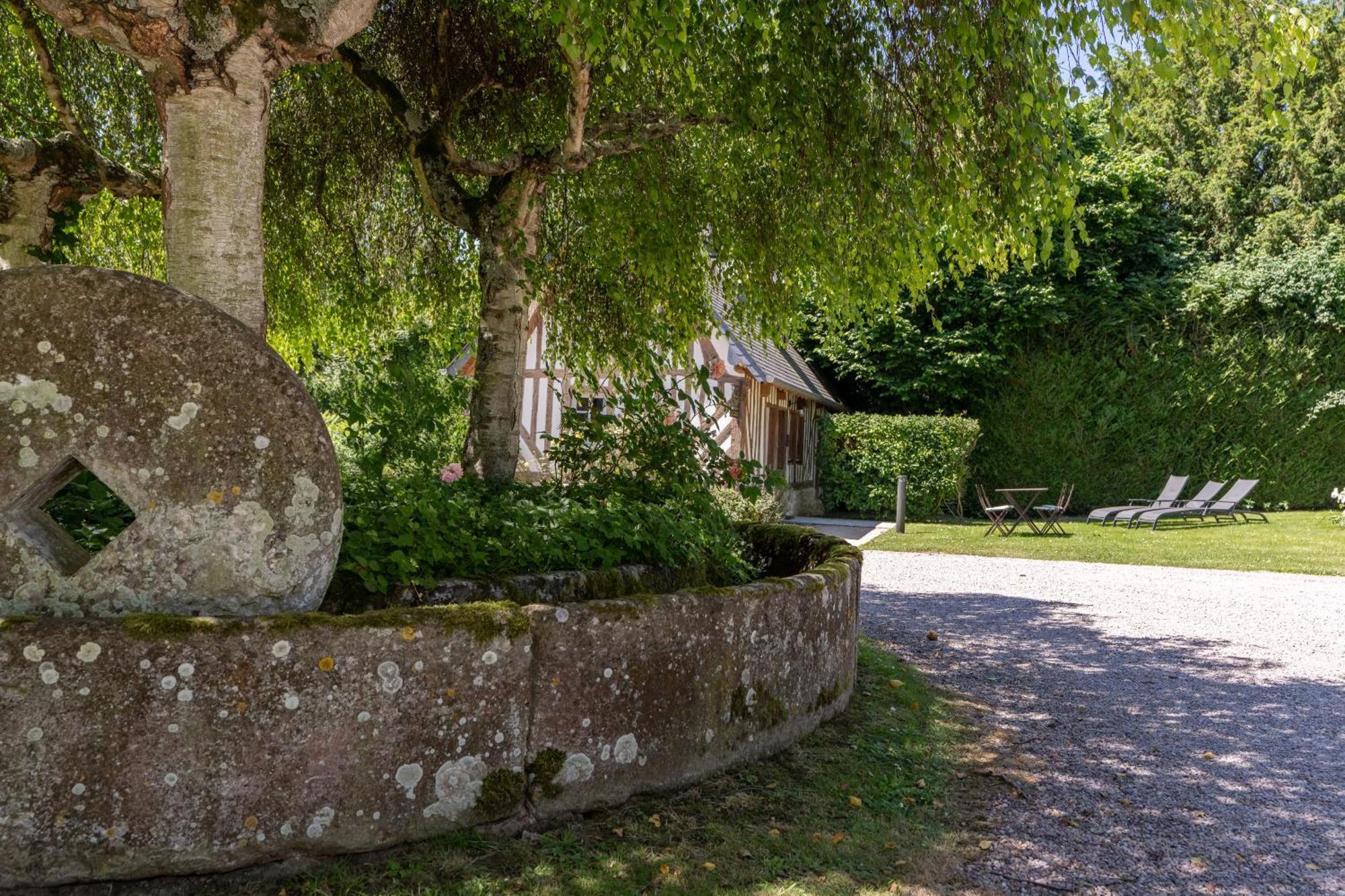 Les Manoirs Des Portes De Deauville - Small Luxury Hotel Of The World Canapville  Exterior photo